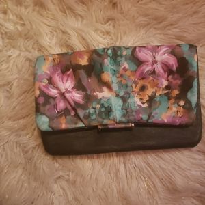 Flower clutch